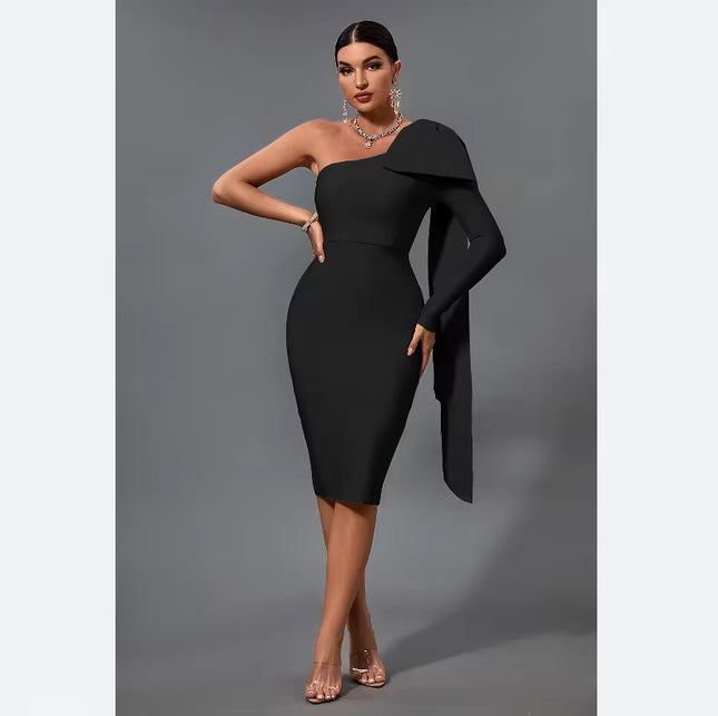 Vestido assimétrico com laço