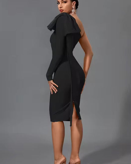 Vestido assimétrico com laço