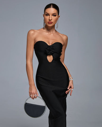 Vestido longo sem alças com recortes